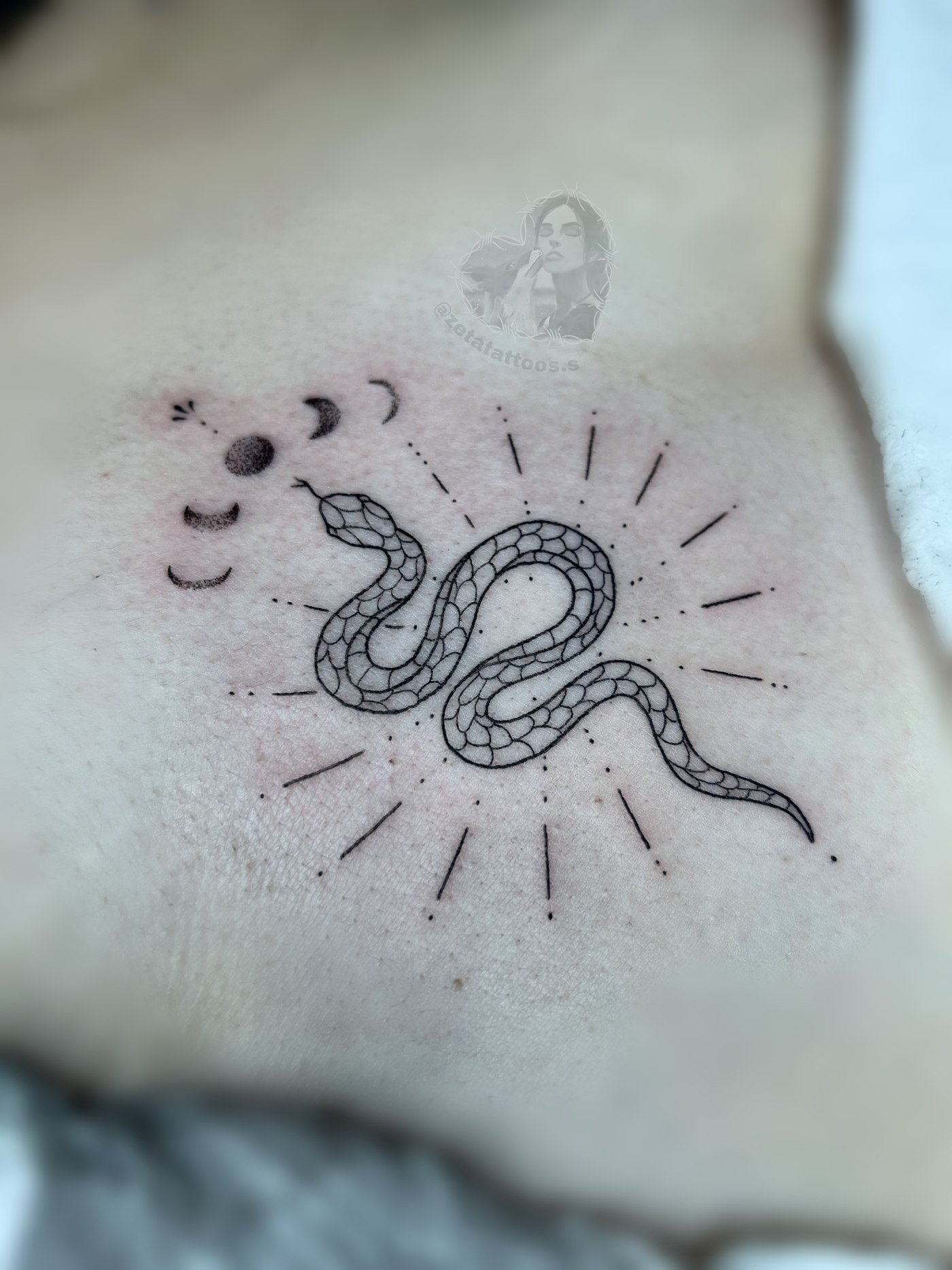 Serpiente y fases lunares